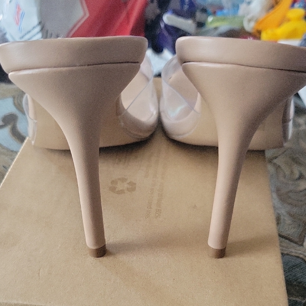 Elegant Tan Women's Heels - Picture 5 of 6
